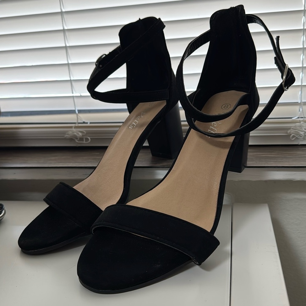 Stylish Black criss cross Ankle Strap Heels